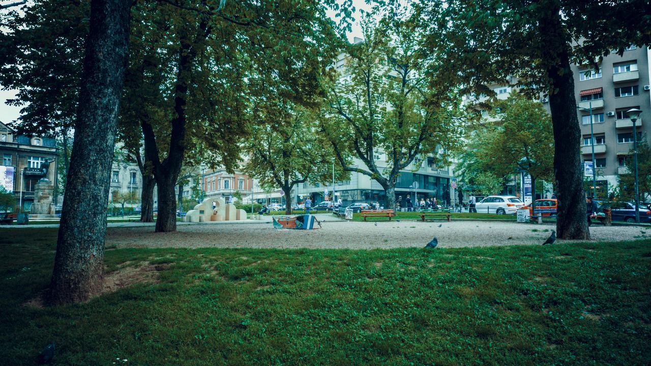 Supreme Palace Cube Belgrado Buitenkant foto